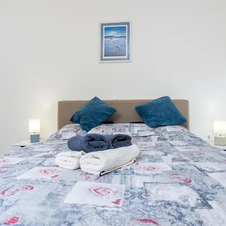 Appartement Fuer 4 Personen Ca 47 Qm In Donja Hlapa, Kvarner Bucht Krk Dobrinj