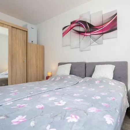 Fuer 4 Personen Ca 47 Qm In Donja Hlapa, Kvarner Bucht Krk Apartman Dobrinj